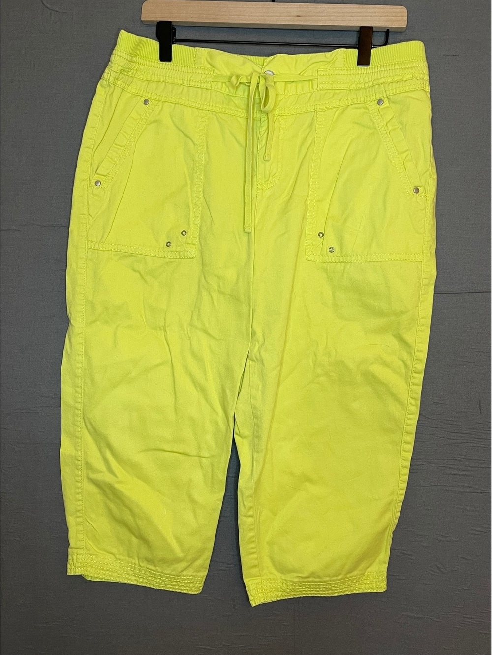 White Stag Women's Size 12 Neon Lime Green Crop Capri Pants Drawstring Cotton